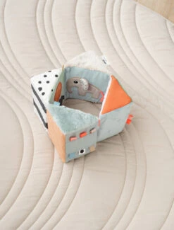 Done By Deer Cube Sensoriel Dépliable -Bébé Idées Cadeaux Soldes Boutique done by deer cube sensoriel depliable 3