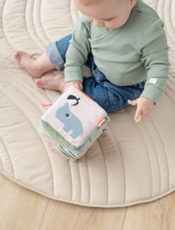 Done By Deer Cube Sensoriel Dépliable -Bébé Idées Cadeaux Soldes Boutique done by deer cube sensoriel depliable 4