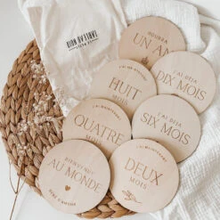 Le Petit Tableau Noir Pastilles De Bois Mensuelles -Bébé Idées Cadeaux Soldes Boutique le petit tableau noir pastilles de bois mensuelles 2