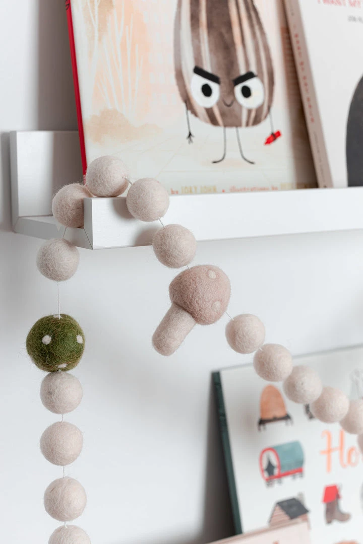 Lil North Co. Guirlande Décorative Whimsical Mushrooms 3 Lil North Co. Guirlande Décorative Whimsical Mushrooms – Image 3