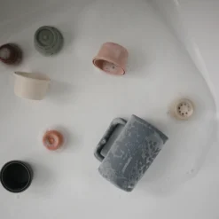 Mushie Tasse De Rinçage De Bain Tradewinds -Bébé Idées Cadeaux Soldes Boutique mushie tasse de rincage de bain tradewinds 3