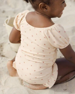 Quincy Mae Maillot Une Pièce Catalina Fraises -Bébé Idées Cadeaux Soldes Boutique quincy mae maillot une piece catalina fraises 4