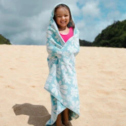 Slowtide Serviette à Capuche - Iggy -Bébé Idées Cadeaux Soldes Boutique slowtide serviette a capuche iggy 1